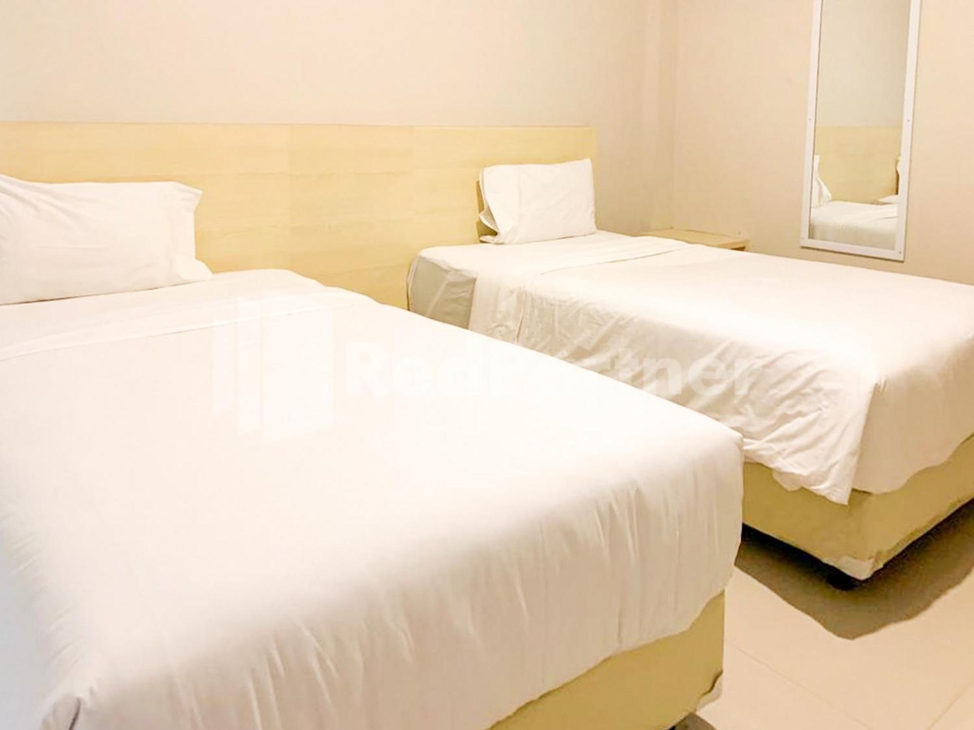 Hotel Andono Near Yia Mitra Reddoorz Temon Экстерьер фото