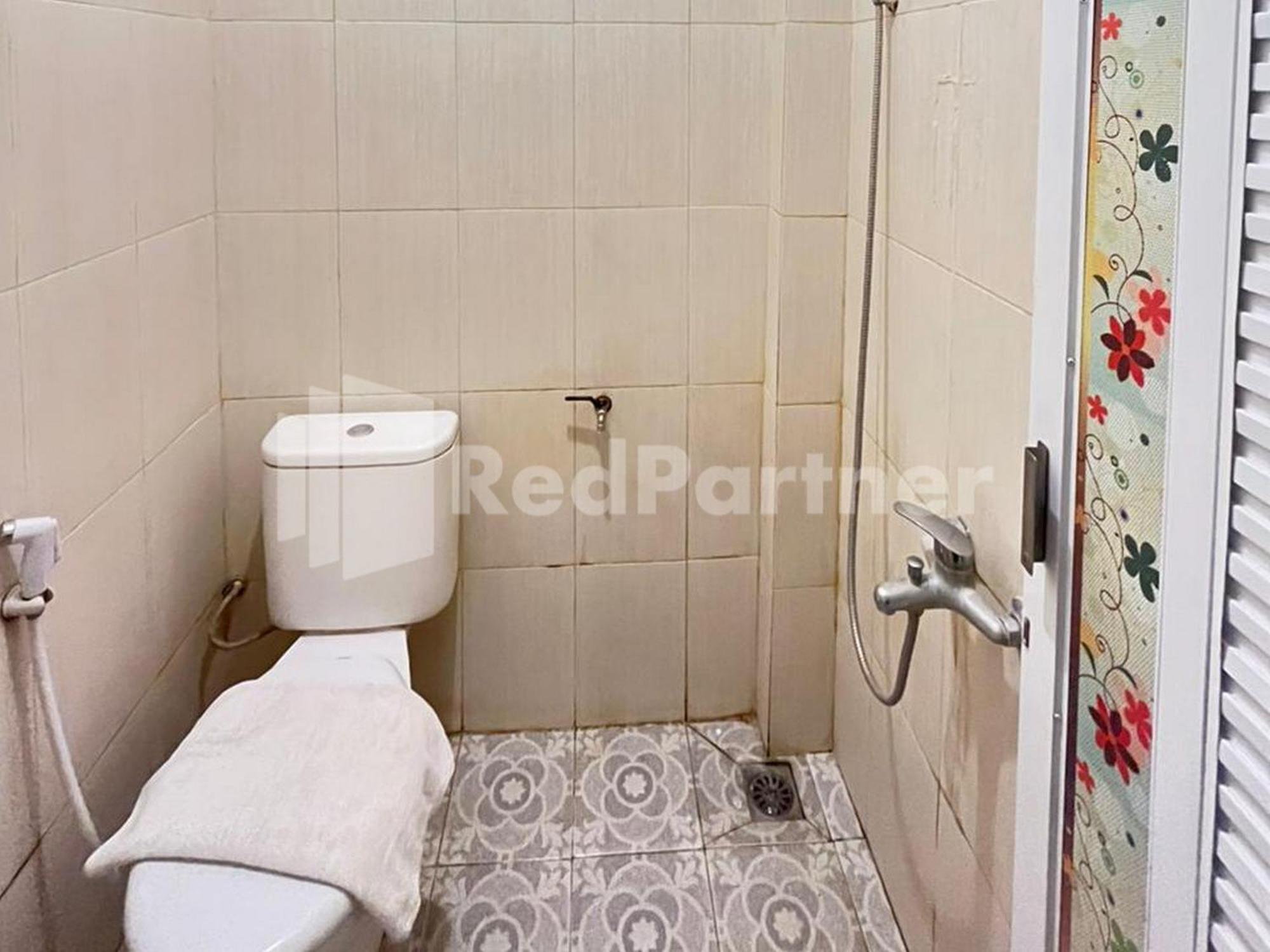 Hotel Andono Near Yia Mitra Reddoorz Temon Экстерьер фото