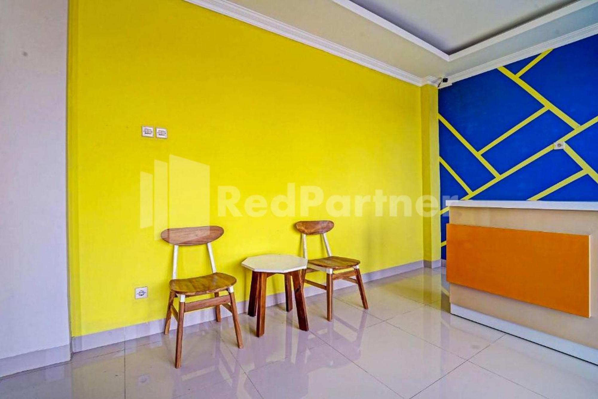 Hotel Andono Near Yia Mitra Reddoorz Temon Экстерьер фото