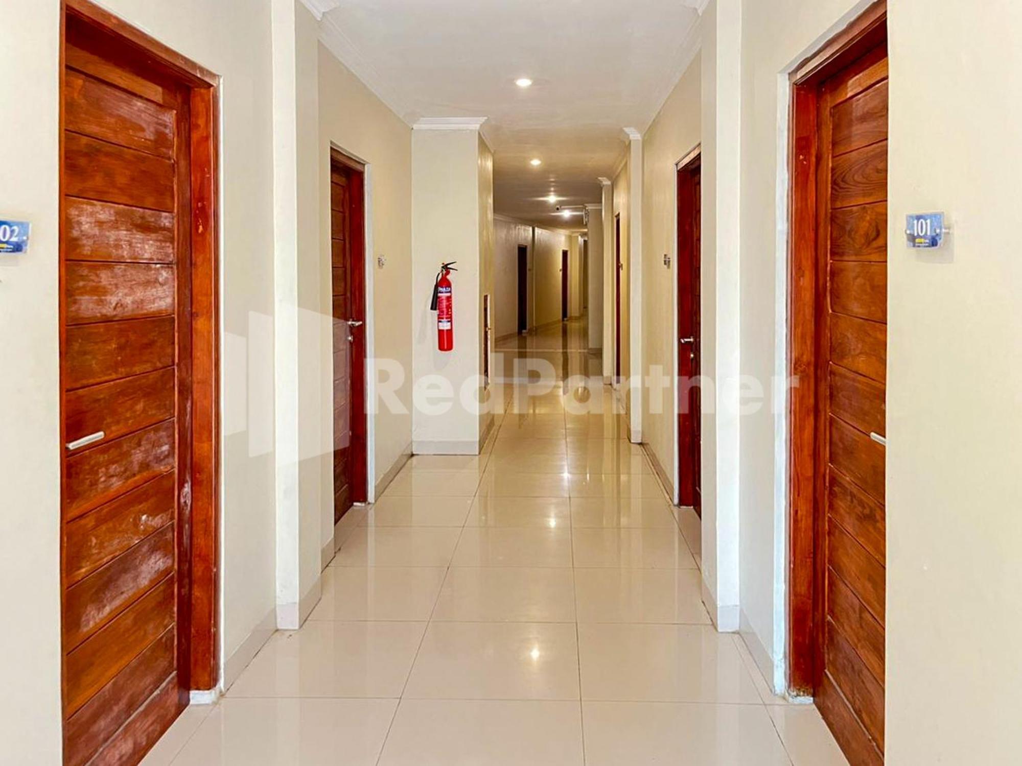 Hotel Andono Near Yia Mitra Reddoorz Temon Экстерьер фото